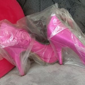 Women's pink heels